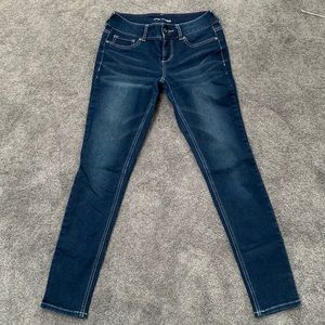 Maurice’s Small Dark Wash Jegging